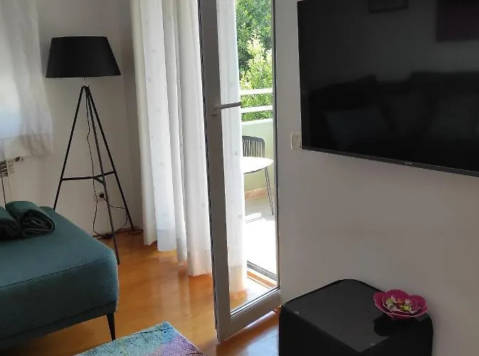 Valkane Apartman Póla